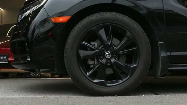 Odyssey 盲點  ikey  電動尾門  天窗  快撥  摸門  定速  車偏  ACC跟車  第4張相片