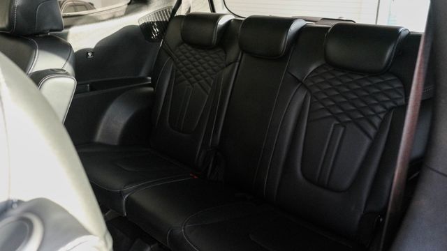 實車實價!雙電滑門 ACC LED貫穿尾燈 全景雙天窗 換檔快撥 電尾門  第17張相片