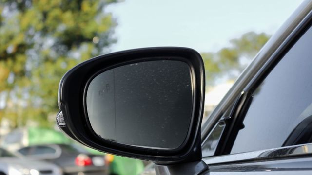 IS300 F Navi 天窗 車道偏離警示系統   車道變換輔助系統   ACC主動跟車系統   AEB自動緊急煞車系  第6張相片