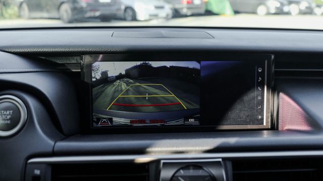 IS300 F Navi 天窗 車道偏離警示系統   車道變換輔助系統   ACC主動跟車系統   AEB自動緊急煞車系  第11張相片