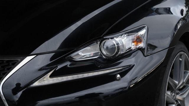 實車實價!LED尾燈  空力套件  方向盤快控鍵   換檔撥片   方向盤電動調整   恆溫空調   分區溫控  第3張相片