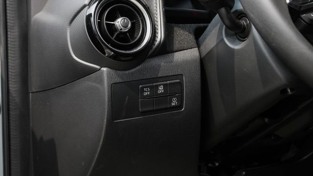 CX-3實車實價! 車道偏離警示系統  車道變換輔助系統  ACC主動跟車系統  第7張相片