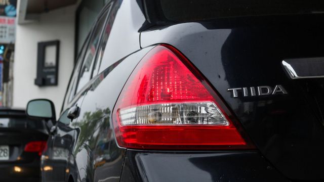 TIIDA C11 ABS  15吋鋁圈  米內裝皮椅  電子後視鏡  倒車顯影  第3張相片
