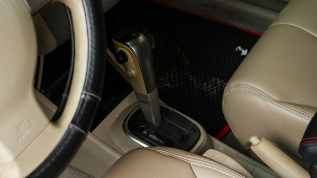 TIIDA C11 ABS  15吋鋁圈  米內裝皮椅  電子後視鏡  倒車顯影  第8張相片