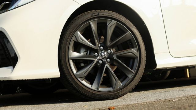 GR ALTIS 2.0 全車原鈑件  第5張相片