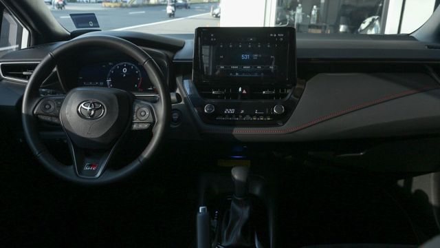GR ALTIS 2.0 全車原鈑件  第13張相片
