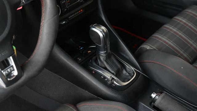 GOLF GTI6 保證實車實價! 小改裝  第11張相片