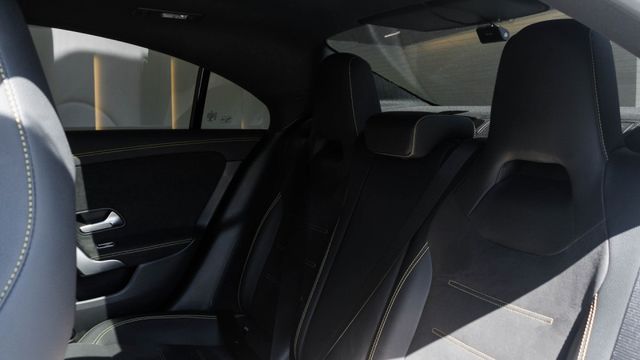 CLA45S U88 盲點偵測 全景天窗 HUD  第13張相片