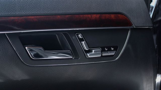 S500 實車實價! ABS I-KEY 電動尾門 SRS 天窗 換檔快撥 循跡防滑 摸門 定速 恆溫空調 電動座椅*4  第12張相片