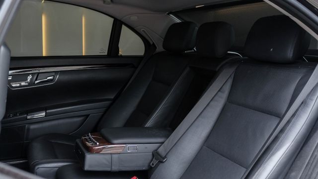S500 實車實價! ABS I-KEY 電動尾門 SRS 天窗 換檔快撥 循跡防滑 摸門 定速 恆溫空調 電動座椅*4  第15張相片