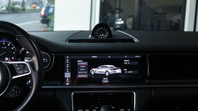 實車實價!四電吸門 電尾 四電動椅 盲點 360 全景 氣懸 黑內裝  第11張相片