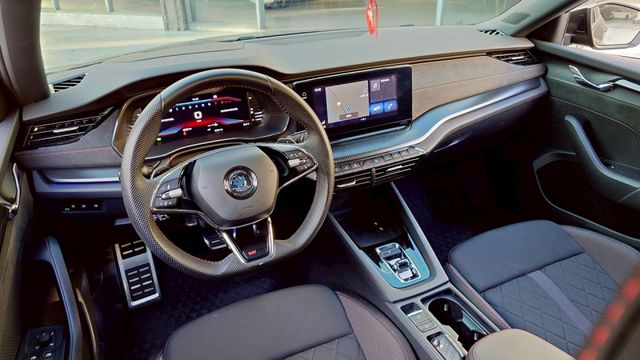 雙電動電熱跑椅 ACC 盲點 360 自動停車 數位儀表 氣氛燈 改19吋鋁圈  第4張相片