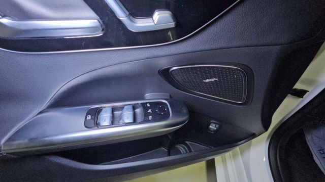 W206 C300 23P  第6張相片