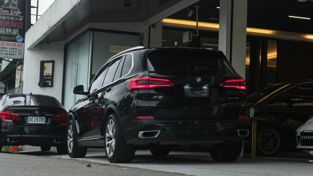 實車實價!5AU 選配33萬  第2張相片