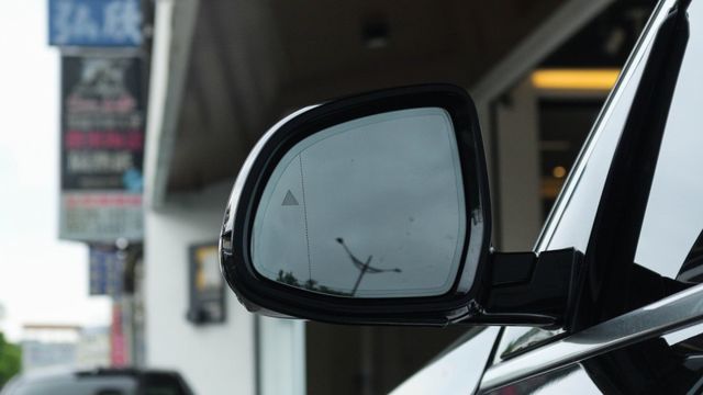 實車實價!5AU 選配33萬  第5張相片