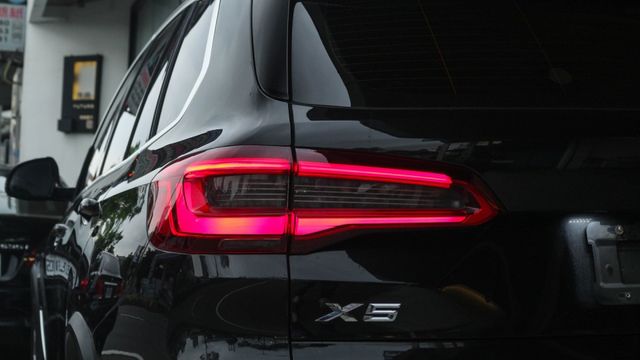 實車實價!5AU 選配33萬  第6張相片