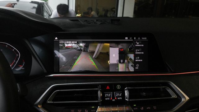 實車實價!5AU 選配33萬  第12張相片