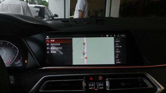 實車實價!5AU 選配33萬  第13張相片