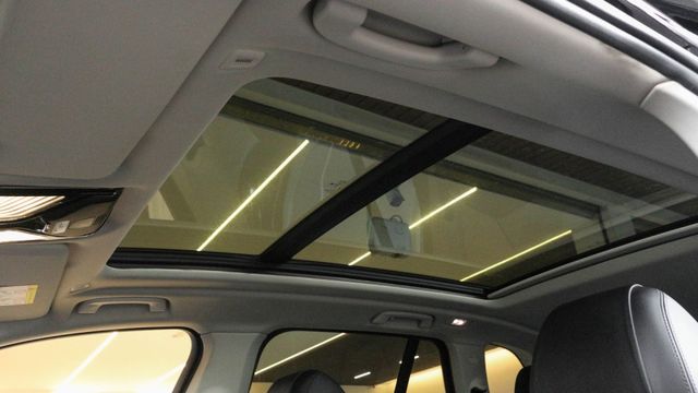 實車實價!5AU 選配33萬  第15張相片