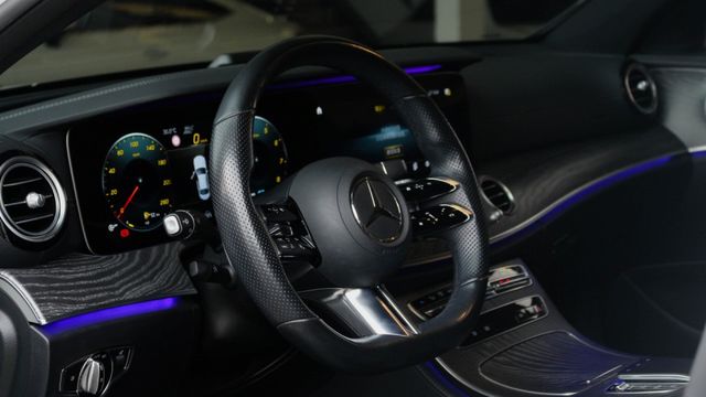 E350 P20 多光束 Keyless-Go免鑰匙 柏林 腳踢電尾門  12.3吋雙數位儀表板  盲點偵測 全景  第8張相片