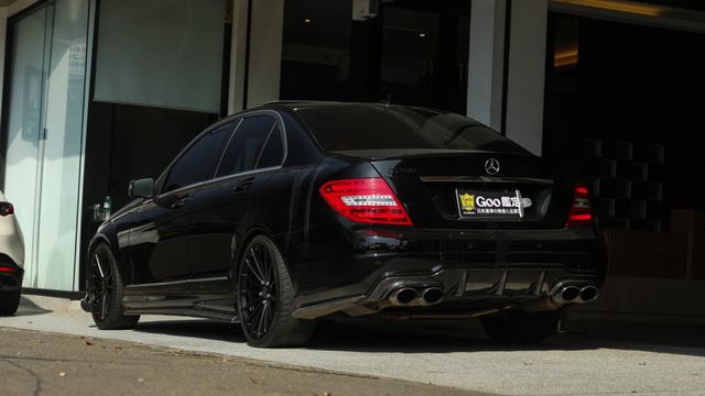 W204 C250 18吋鋁圈 中尾段四出閥門 安卓螢幕 原廠LED IKEY全  第2張相片