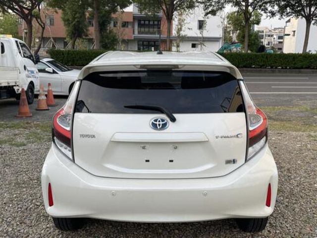 TOYOTA豐田 PRIUS C  第5張相片