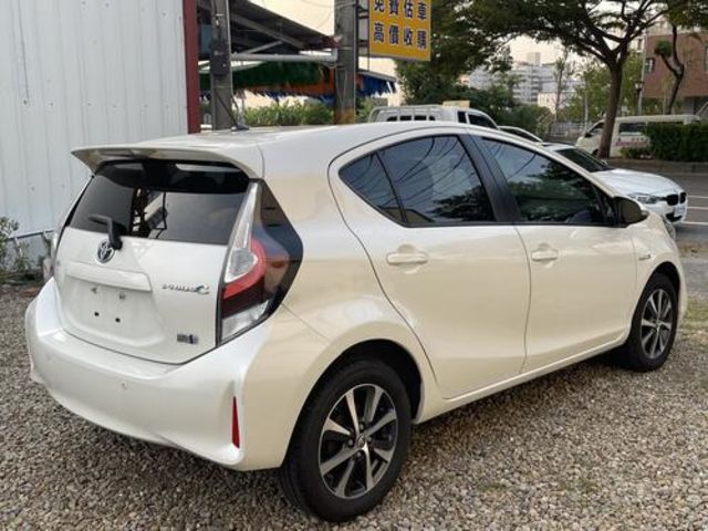 TOYOTA豐田 PRIUS C  第6張相片