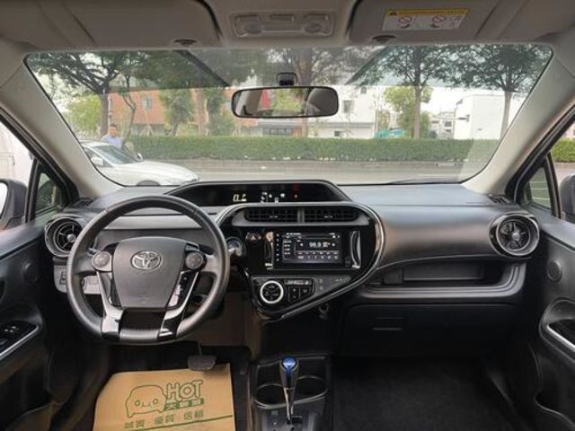 TOYOTA豐田 PRIUS C  第12張相片