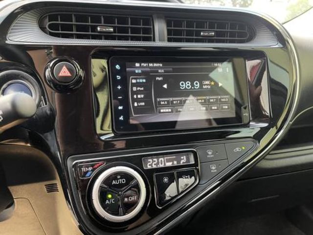 TOYOTA豐田 PRIUS C  第14張相片