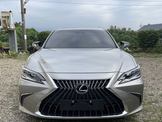 LEXUS凌志 ES300H  第2張相片
