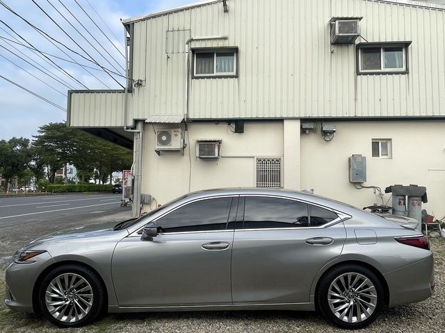 LEXUS凌志 ES300H  第3張相片