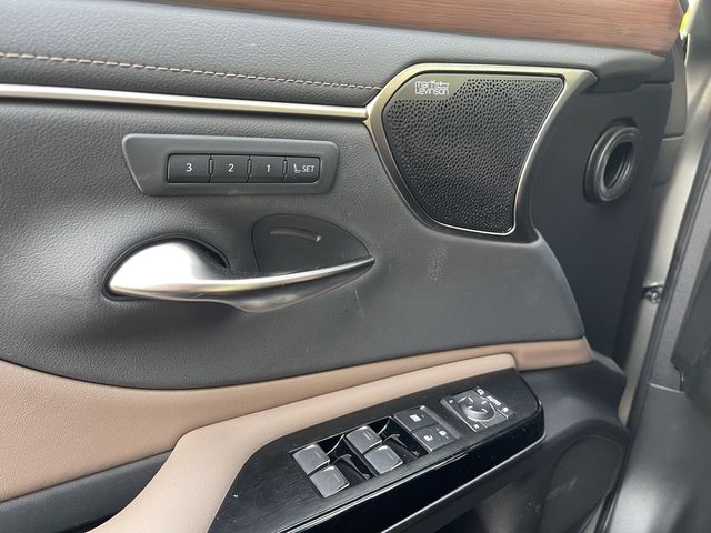 LEXUS凌志 ES300H  第16張相片