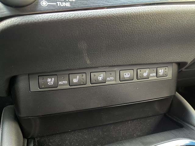 LEXUS凌志 ES300H  第17張相片