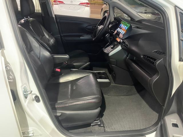 TOYOTA豐田 WISH  第9張相片