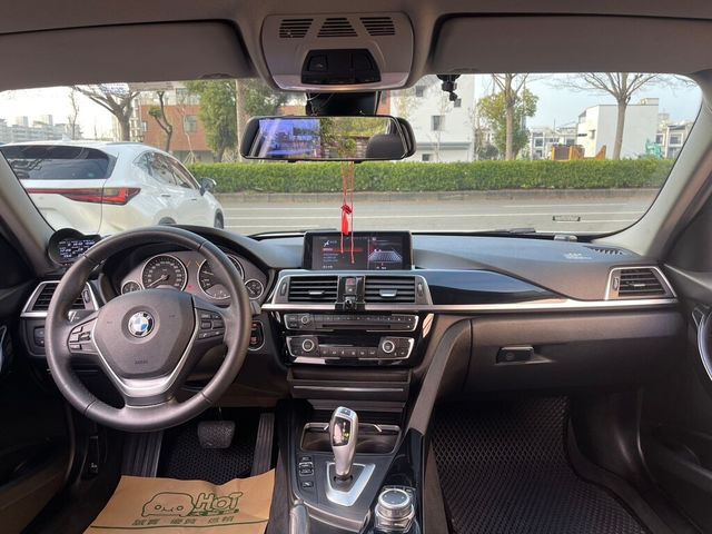 BMW寶馬 318I  第12張相片