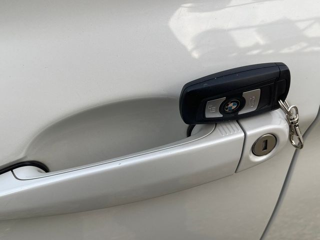 BMW寶馬 318I  第17張相片