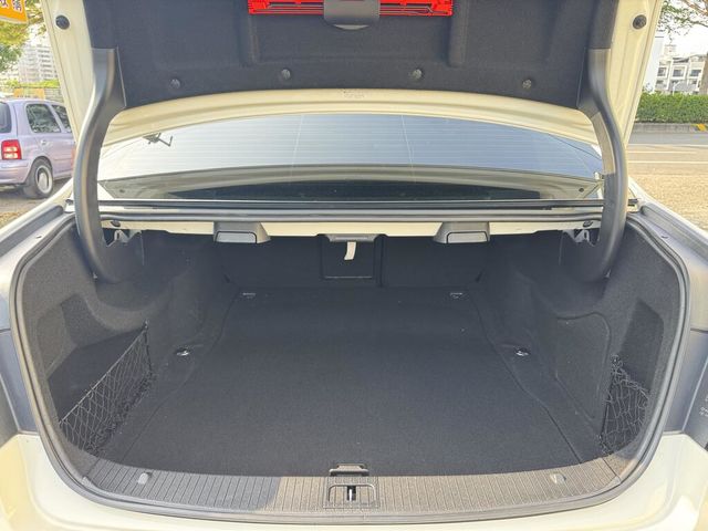 M-BENZ賓士 E250  第8張相片