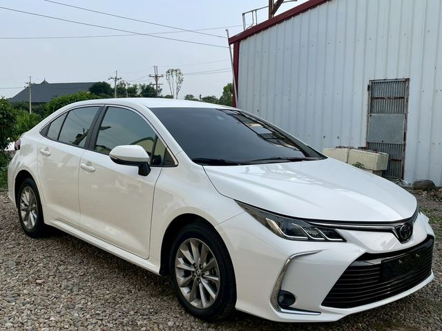 TOYOTA豐田 ALTIS  第3張相片
