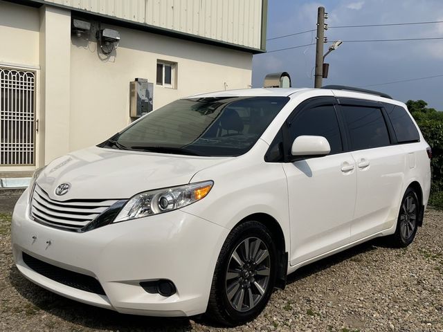 TOYOTA豐田 SIENNA  第1張相片