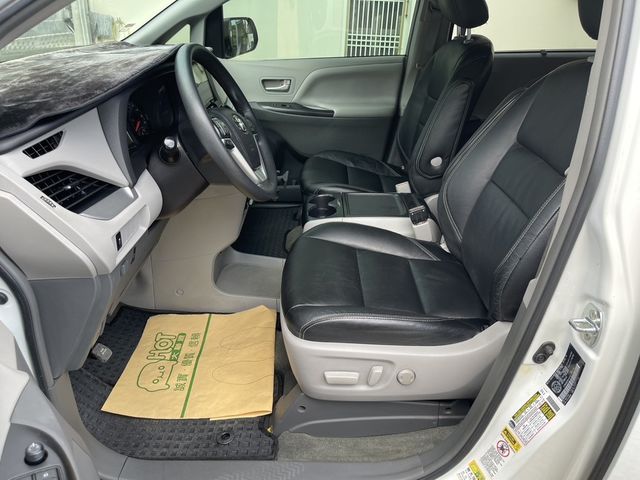 TOYOTA豐田 SIENNA  第10張相片
