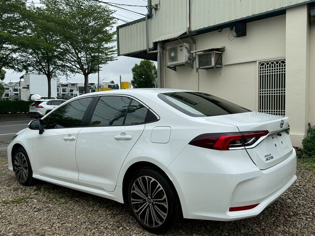 TOYOTA豐田 ALTIS  第3張相片