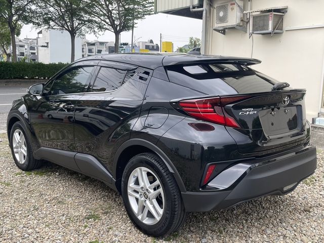 TOYOTA豐田 C-HR  第4張相片