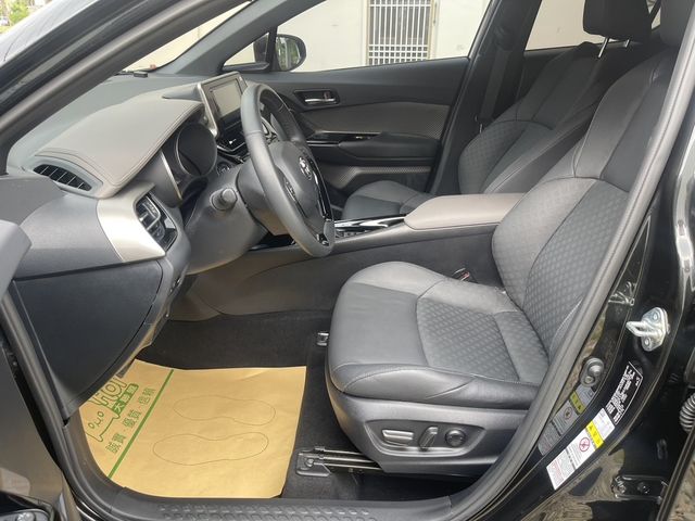 TOYOTA豐田 C-HR  第9張相片