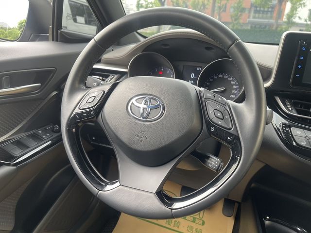 TOYOTA豐田 C-HR  第12張相片