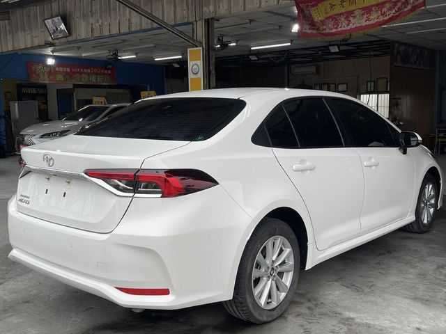 TOYOTA豐田 ALTIS  第4張相片