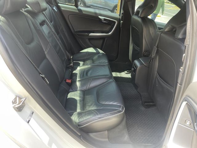 VOLVO富豪 S60  第12張相片