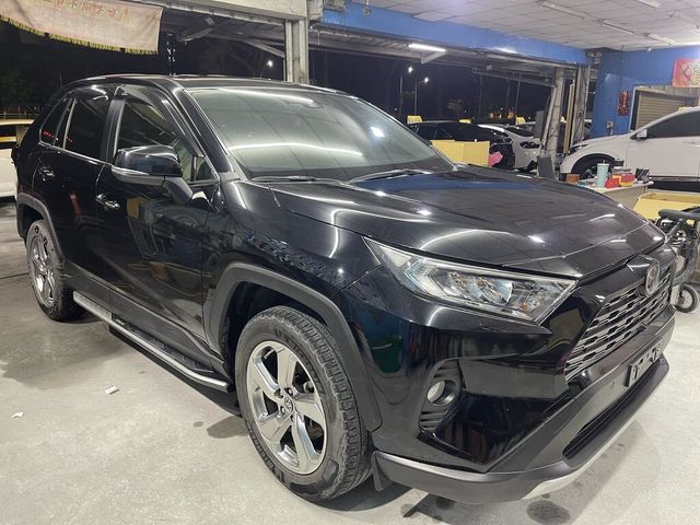 TOYOTA豐田 RAV4  第3張相片