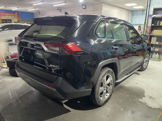 TOYOTA豐田 RAV4  第6張相片
