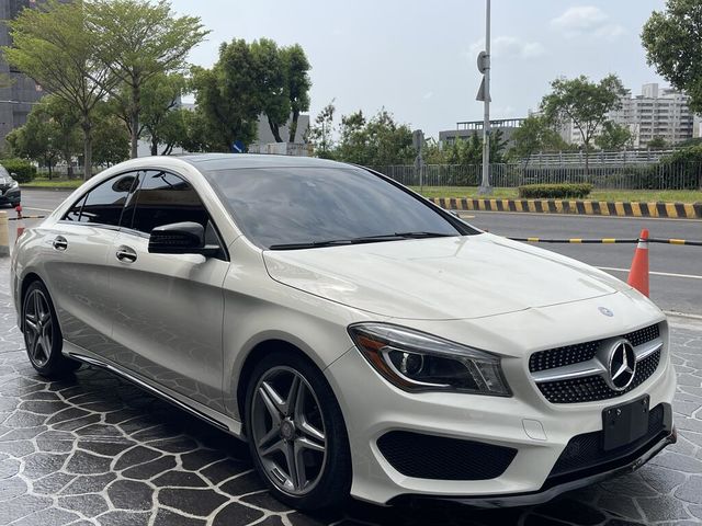 M-BENZ賓士 CLA250  第3張相片