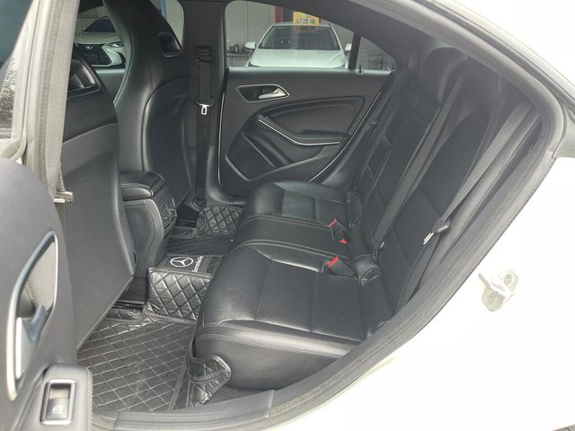 M-BENZ賓士 CLA250  第11張相片
